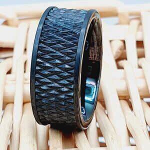 Unisex Tungsten Ring with Diamond-Cut Pattern and Polished Finish W608